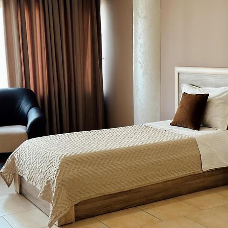 Hotel Terminal Tirana Bregu i Lumit Экстерьер фото