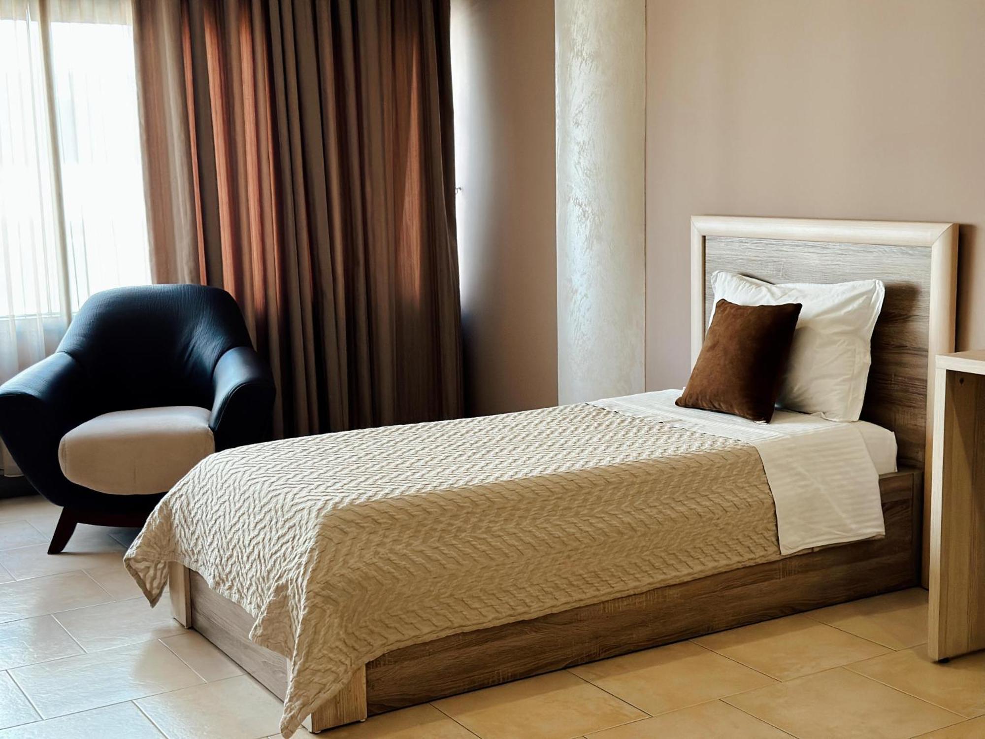 Hotel Terminal Tirana Bregu i Lumit Экстерьер фото