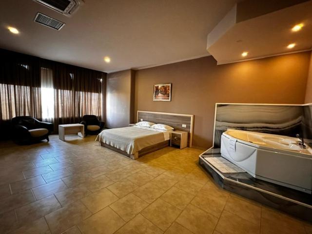 Hotel Terminal Tirana Bregu i Lumit Экстерьер фото