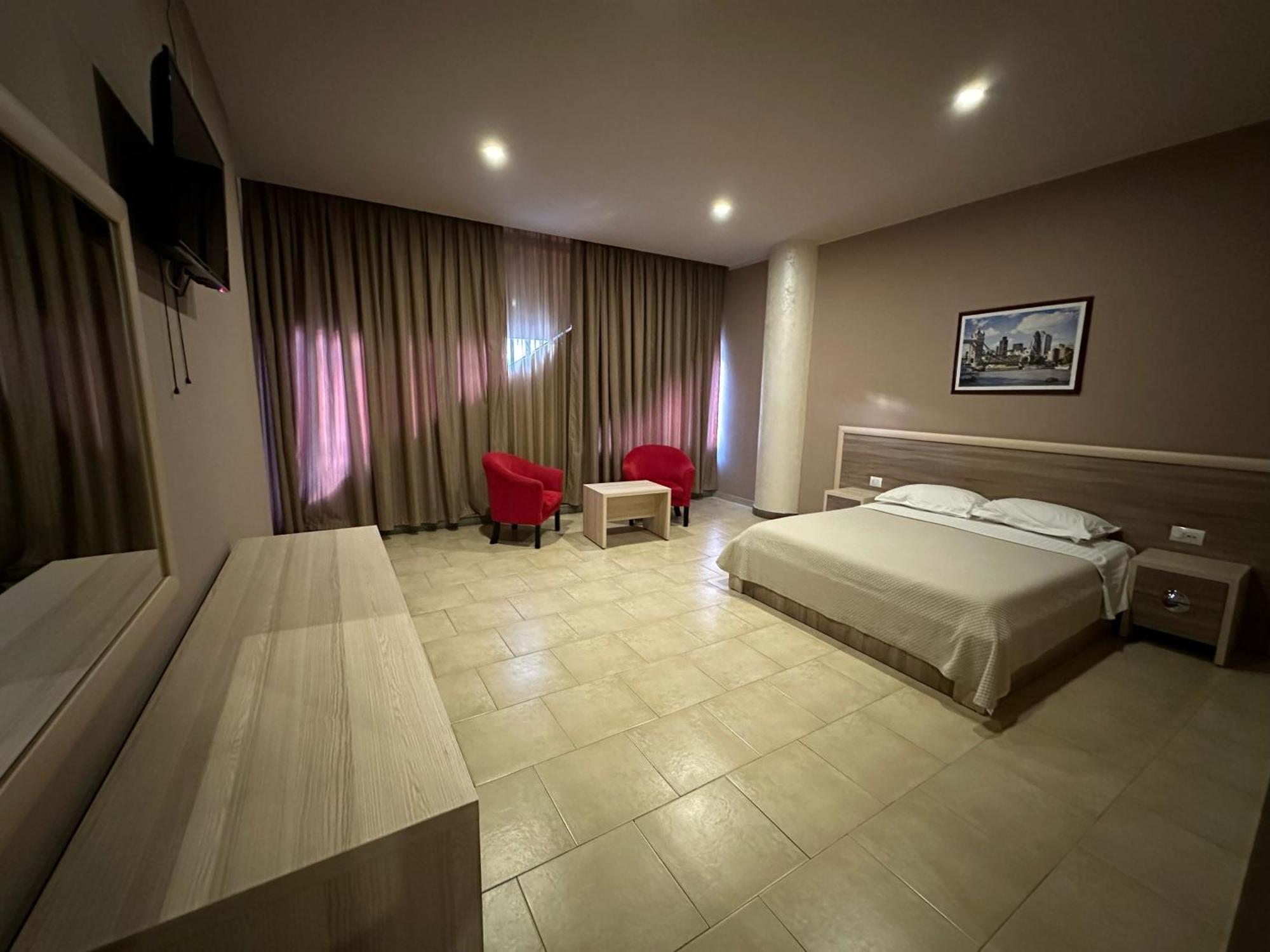 Hotel Terminal Tirana Bregu i Lumit Экстерьер фото