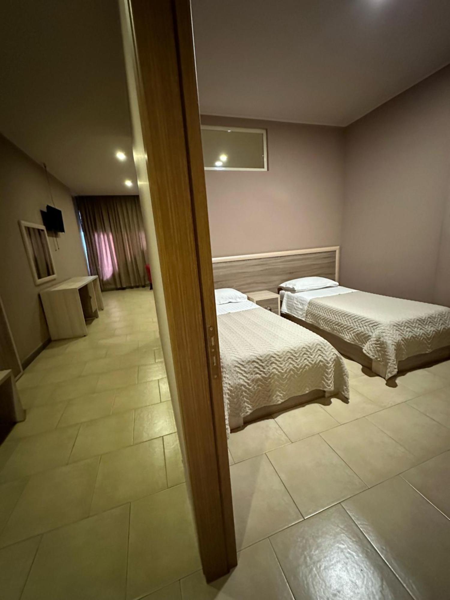 Hotel Terminal Tirana Bregu i Lumit Экстерьер фото
