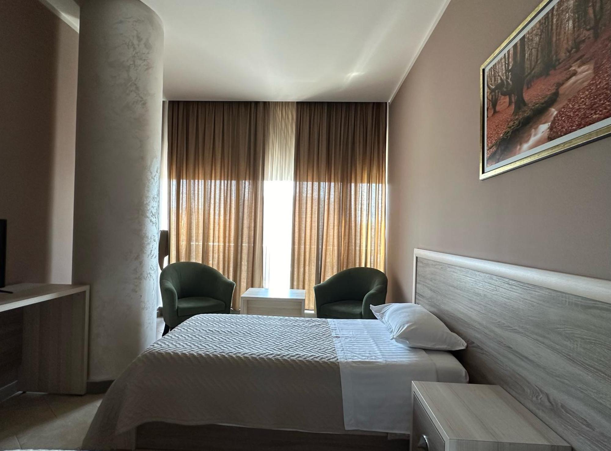 Hotel Terminal Tirana Bregu i Lumit Экстерьер фото