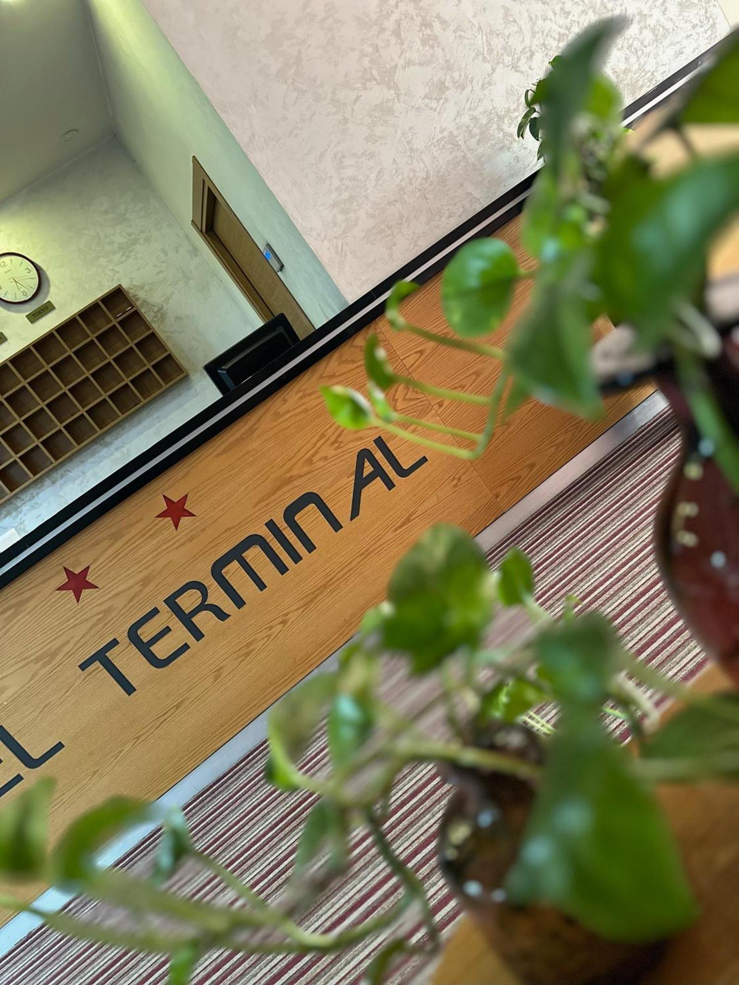 Hotel Terminal Tirana Bregu i Lumit Экстерьер фото